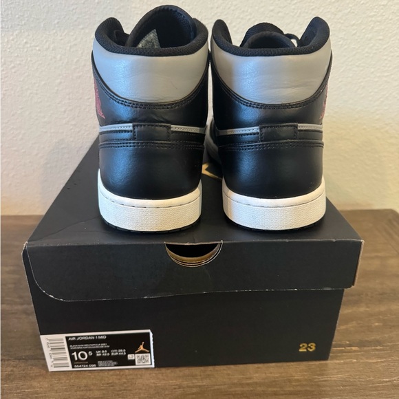 Nike Air Jordan 1 Mid Shadow Red 4-14 Black Particle Grey 554724-096 - Picture 3 of 6